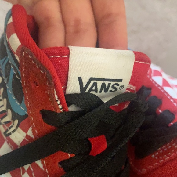 Vans - Picture 4 of 6